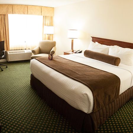 Crowne Plaza Hotel Hickory By Ihg Exterior photo