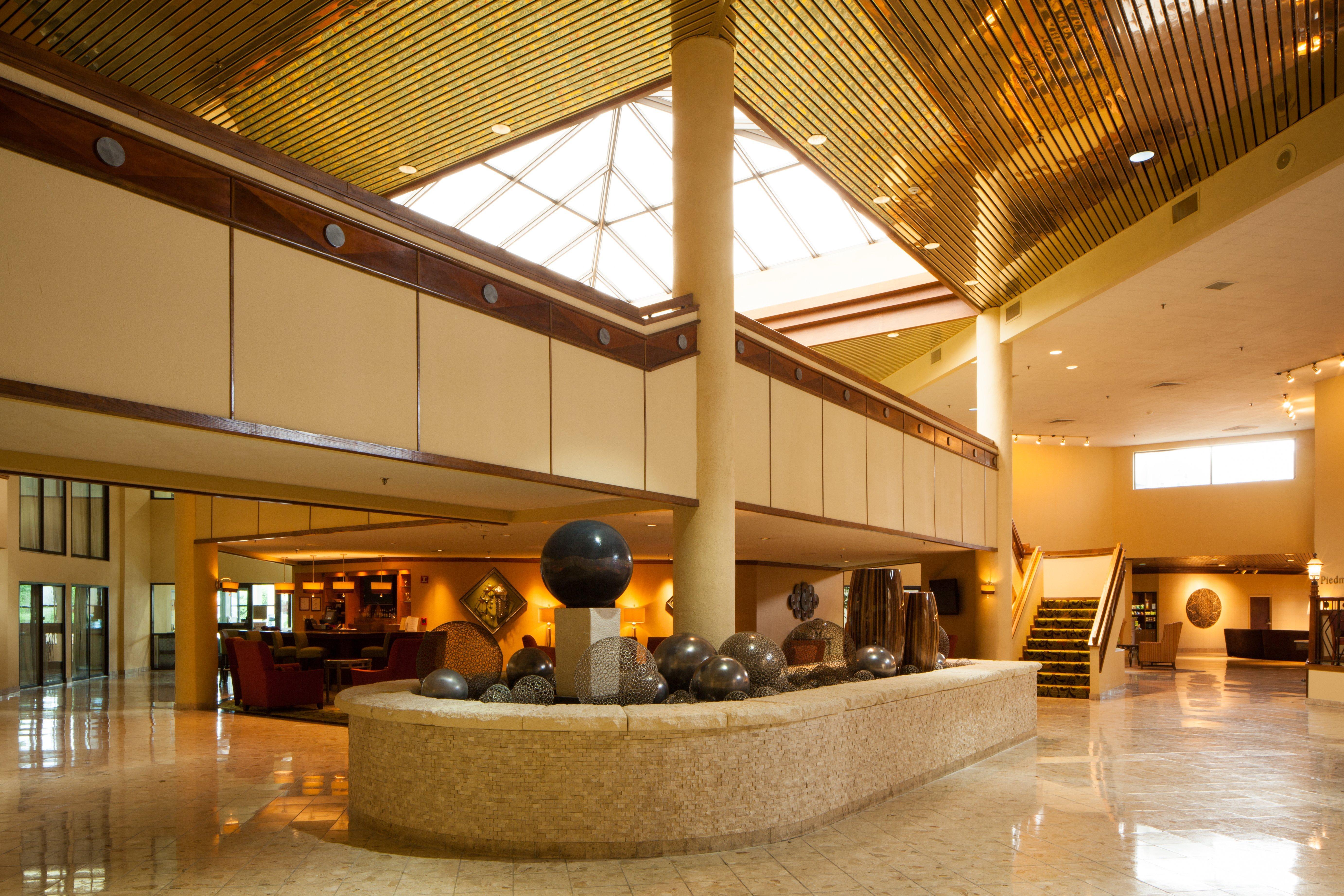 Crowne Plaza Hotel Hickory By Ihg Exterior photo