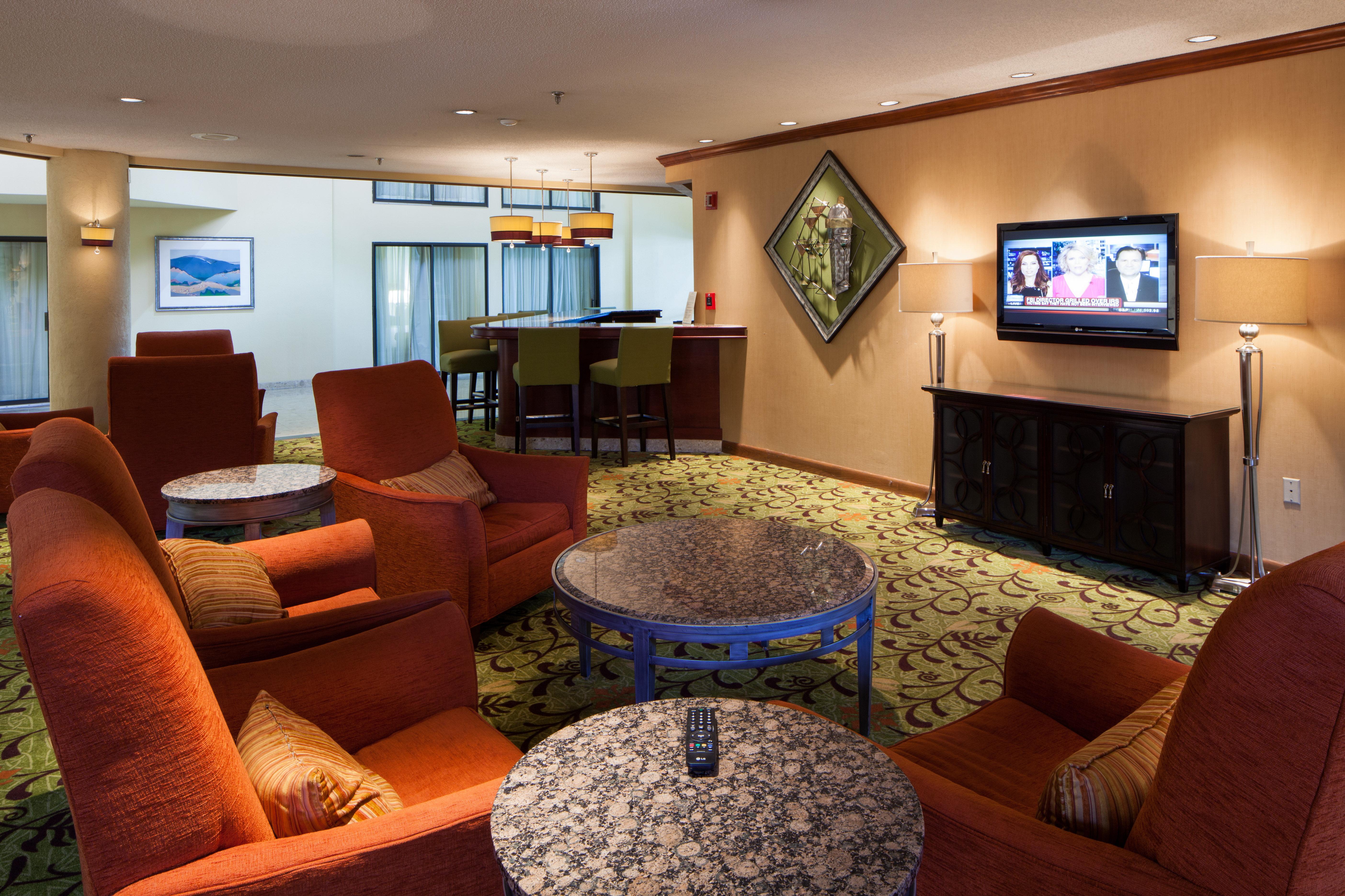 Crowne Plaza Hotel Hickory By Ihg Exterior photo