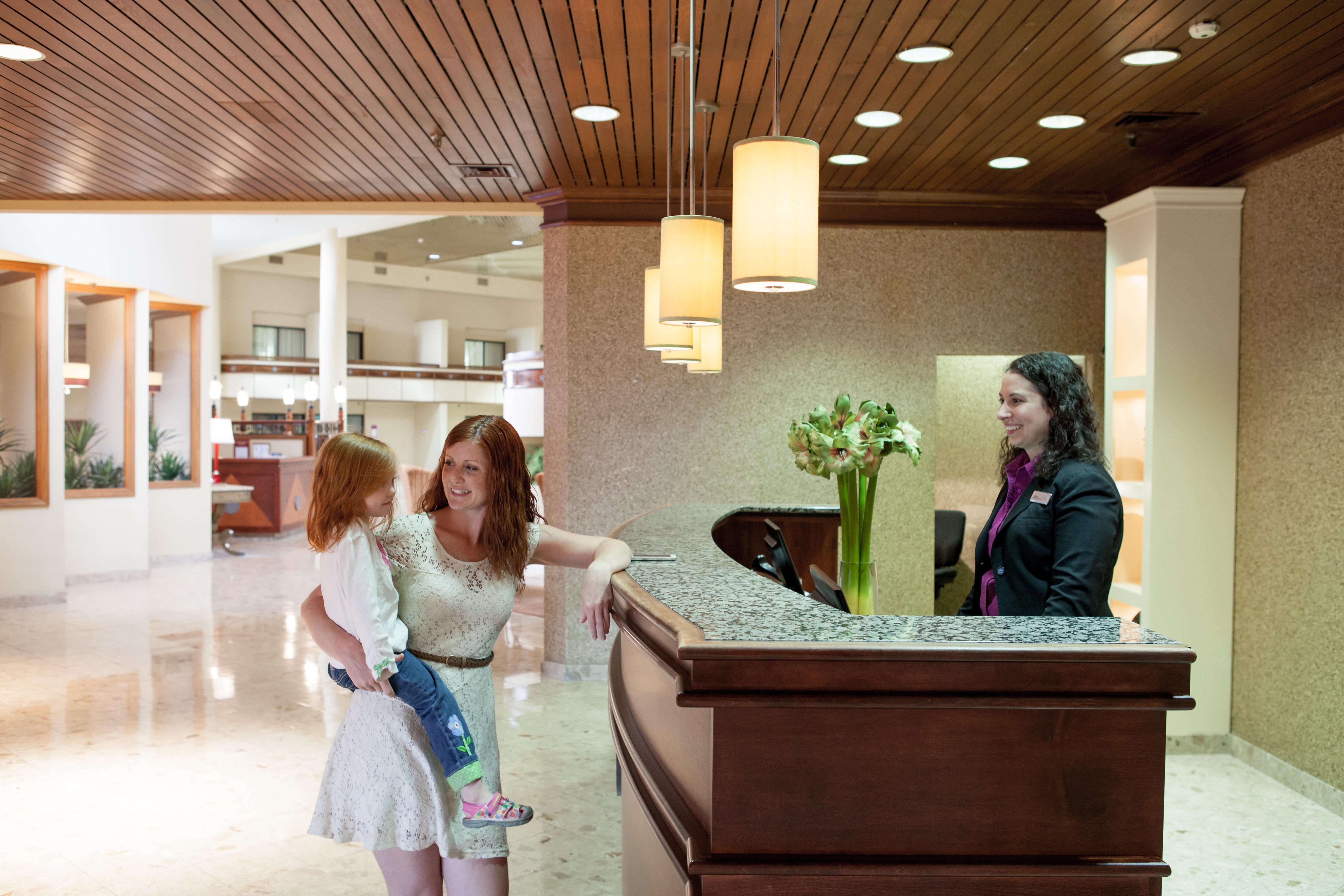 Crowne Plaza Hotel Hickory By Ihg Exterior photo