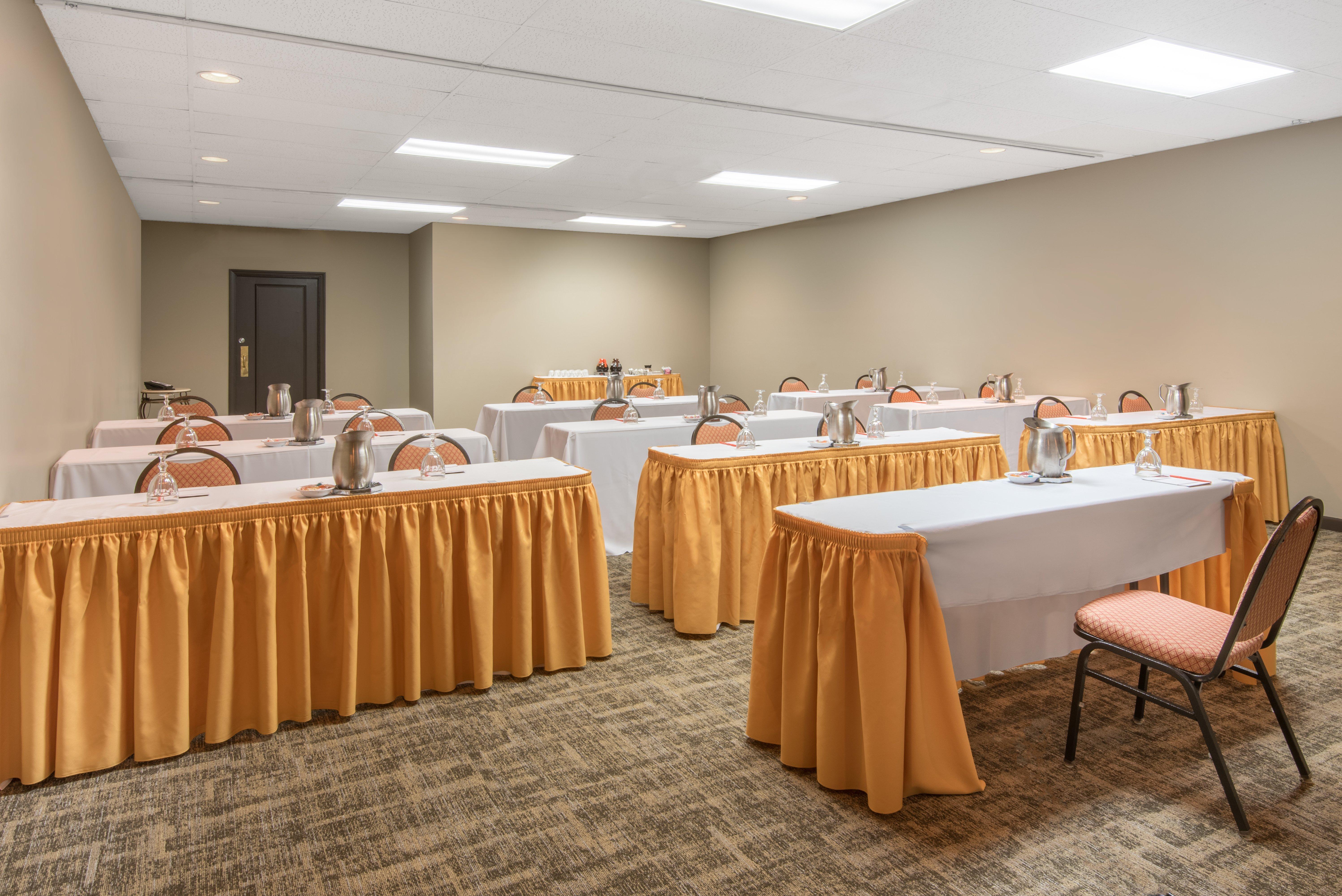 Crowne Plaza Hotel Hickory By Ihg Exterior photo
