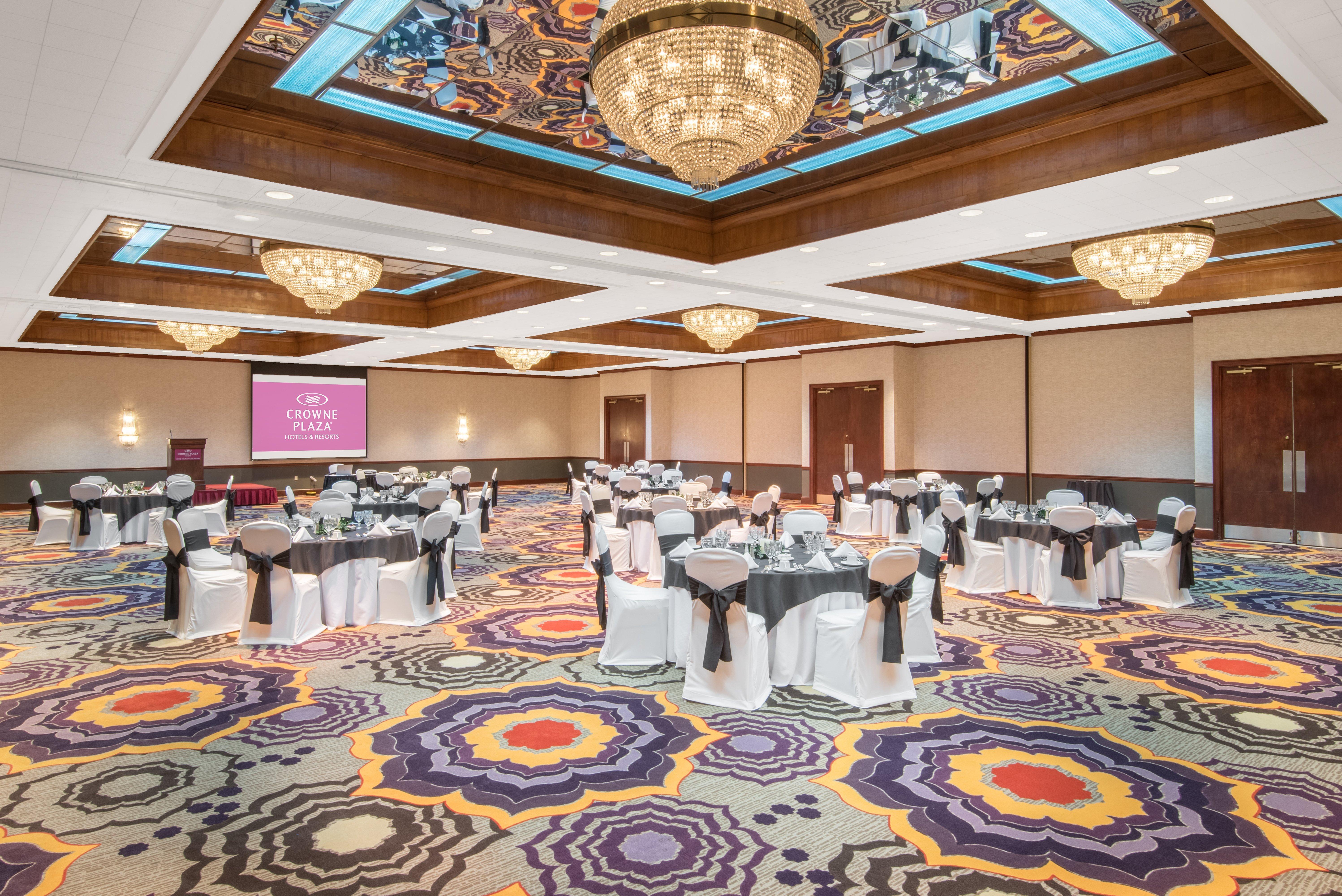 Crowne Plaza Hotel Hickory By Ihg Exterior photo
