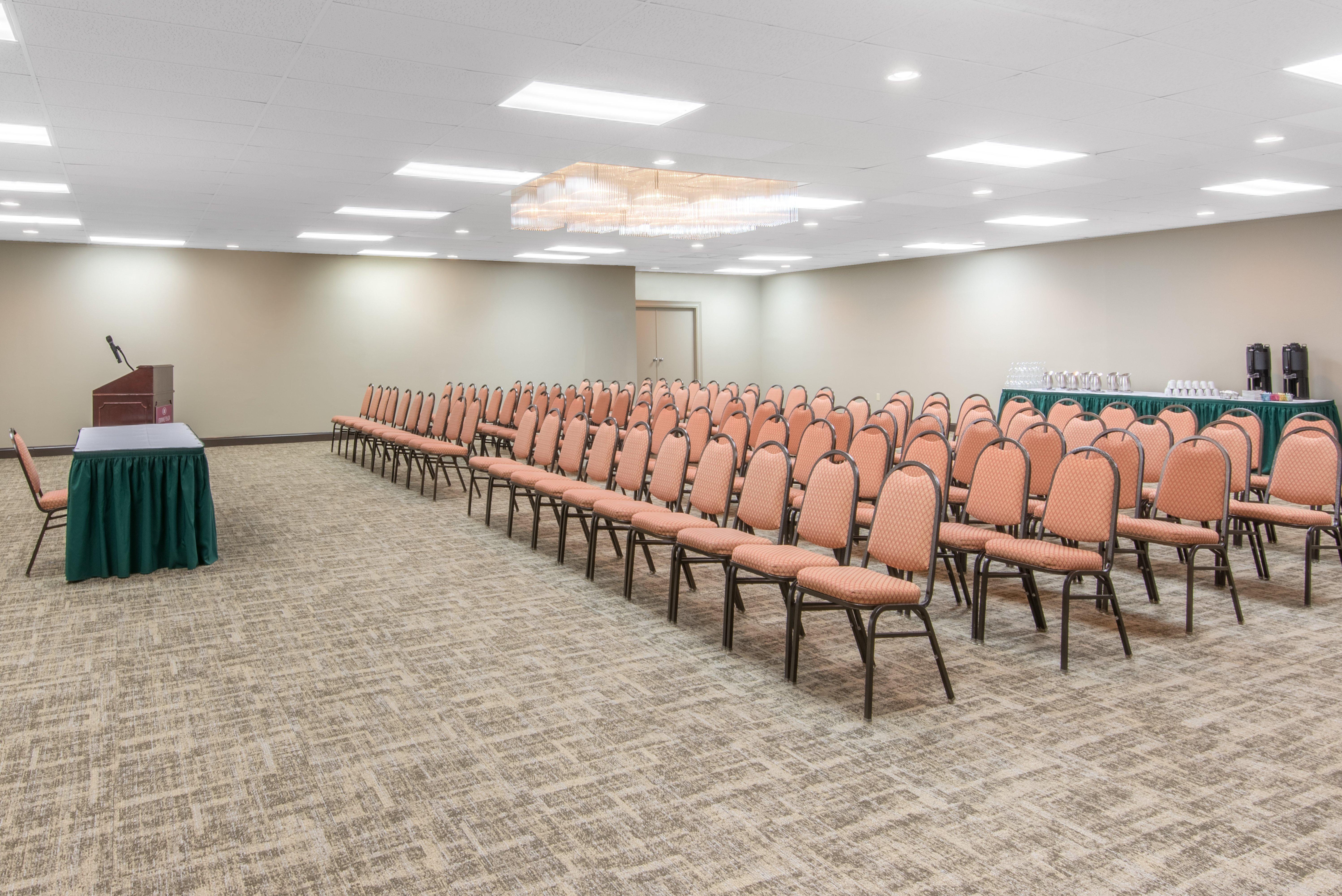 Crowne Plaza Hotel Hickory By Ihg Exterior photo