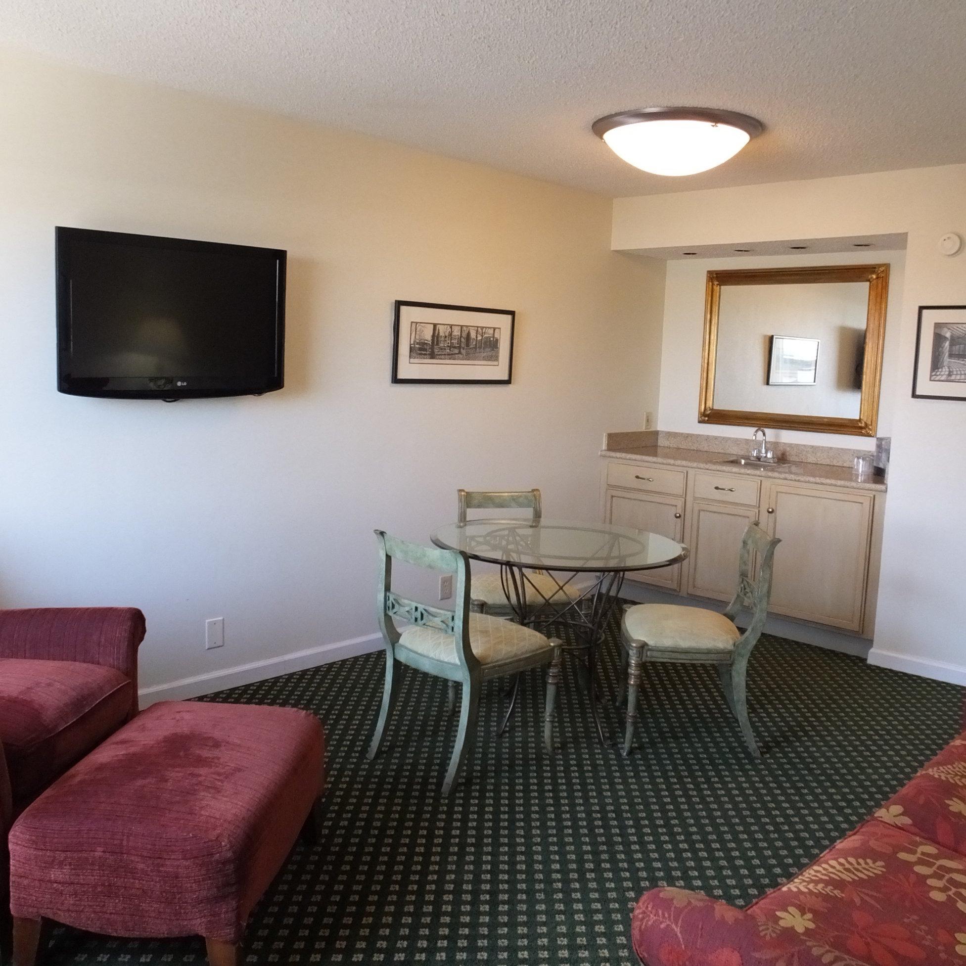 Crowne Plaza Hotel Hickory By Ihg Exterior photo