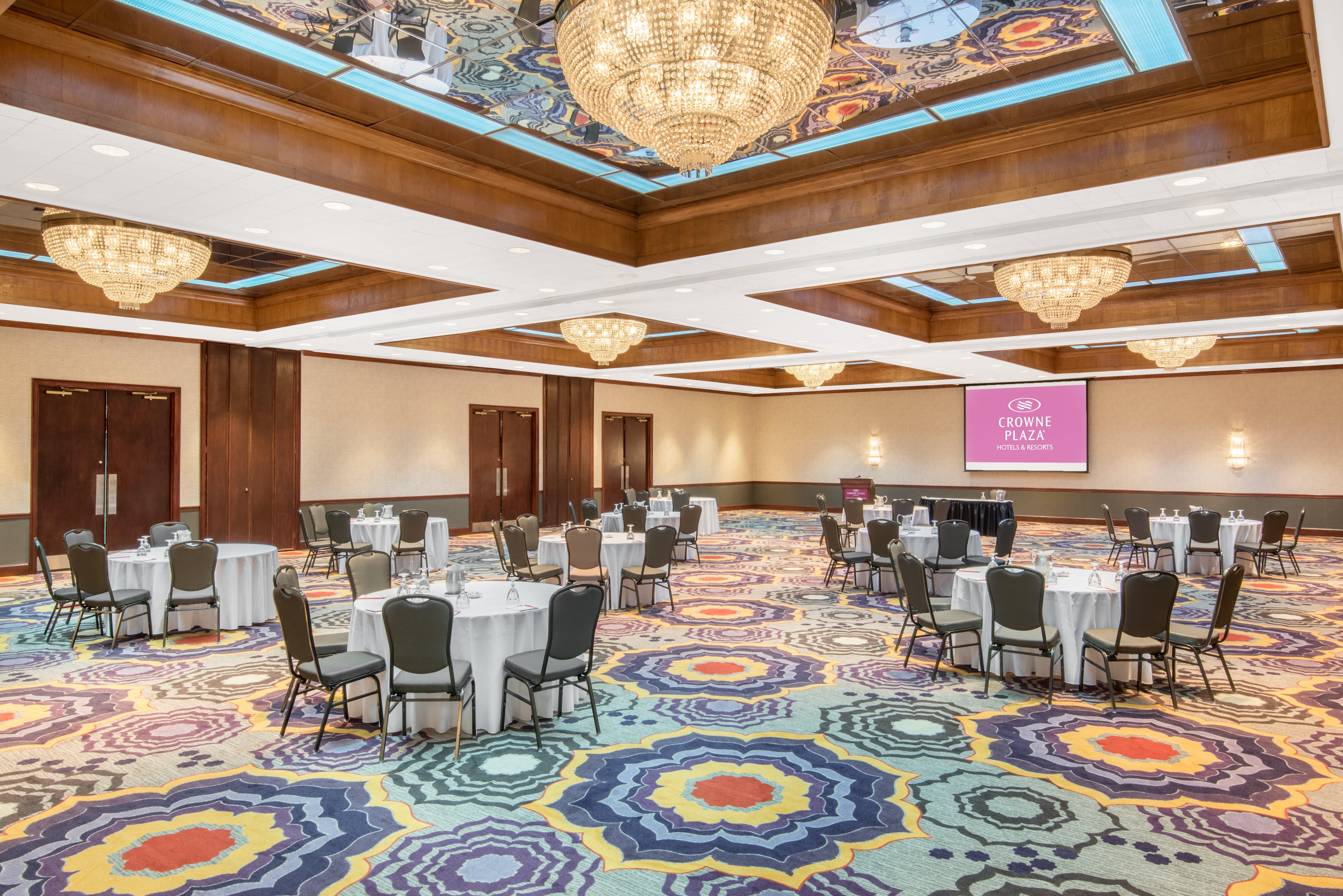 Crowne Plaza Hotel Hickory By Ihg Exterior photo