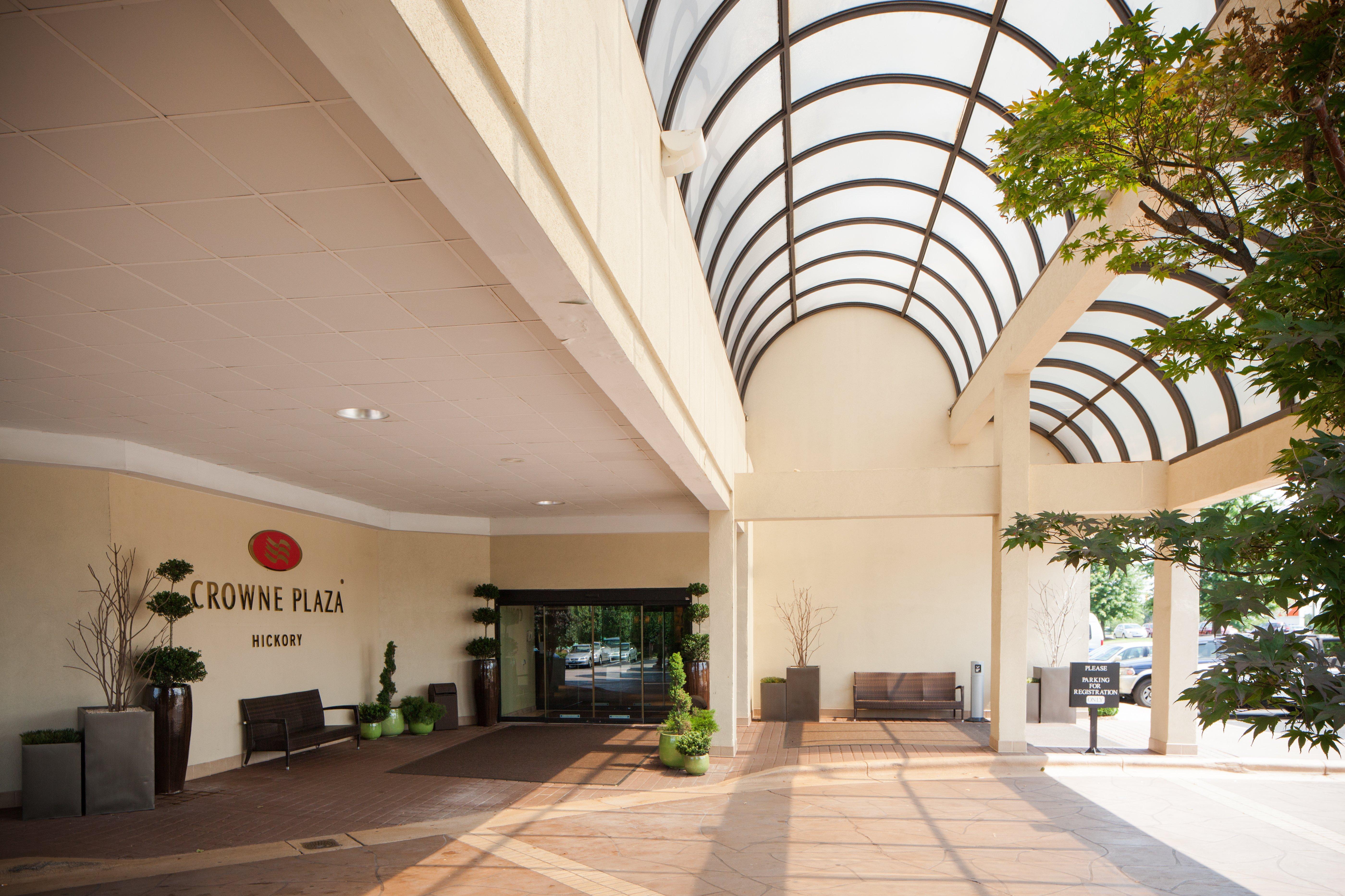 Crowne Plaza Hotel Hickory By Ihg Exterior photo