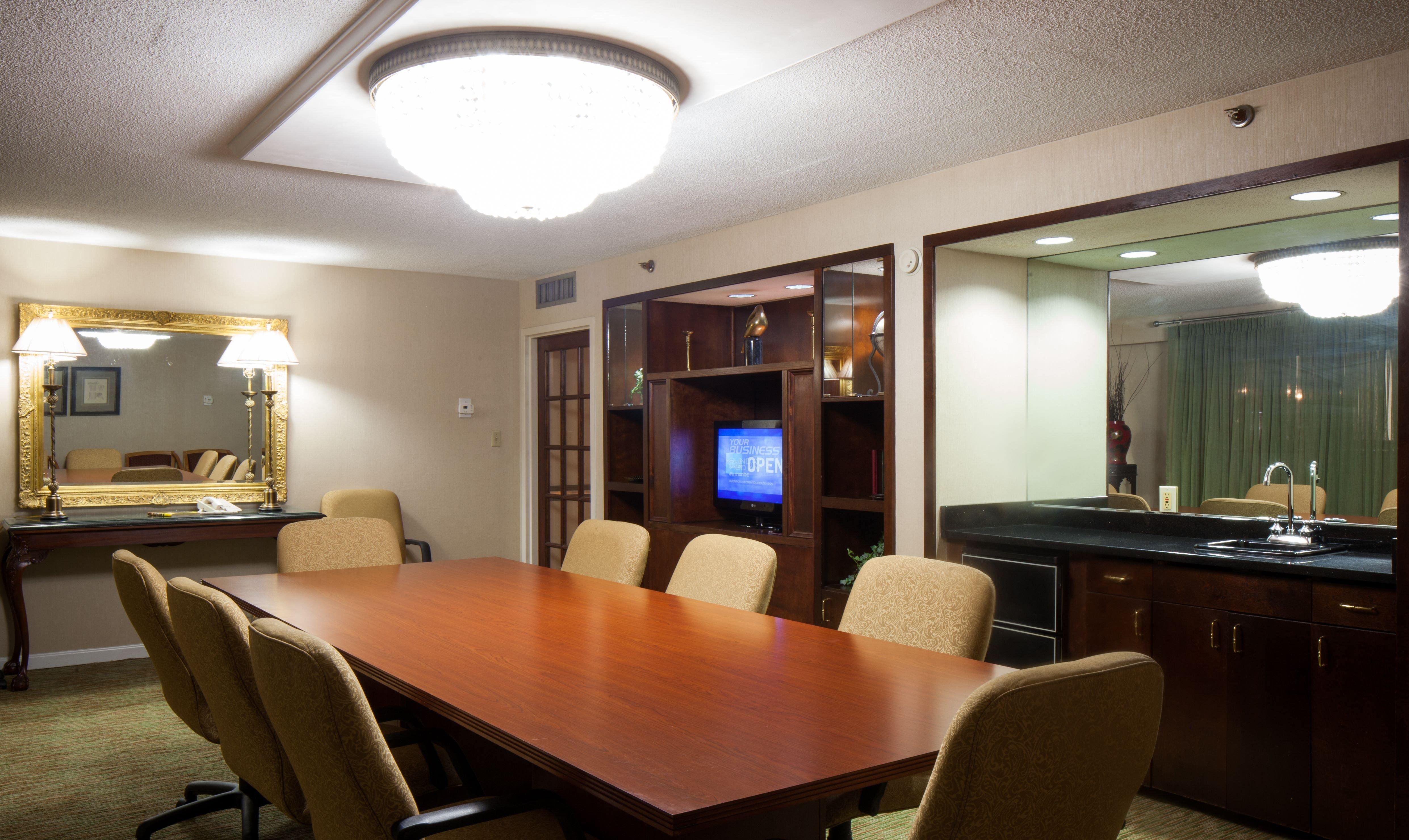 Crowne Plaza Hotel Hickory By Ihg Exterior photo