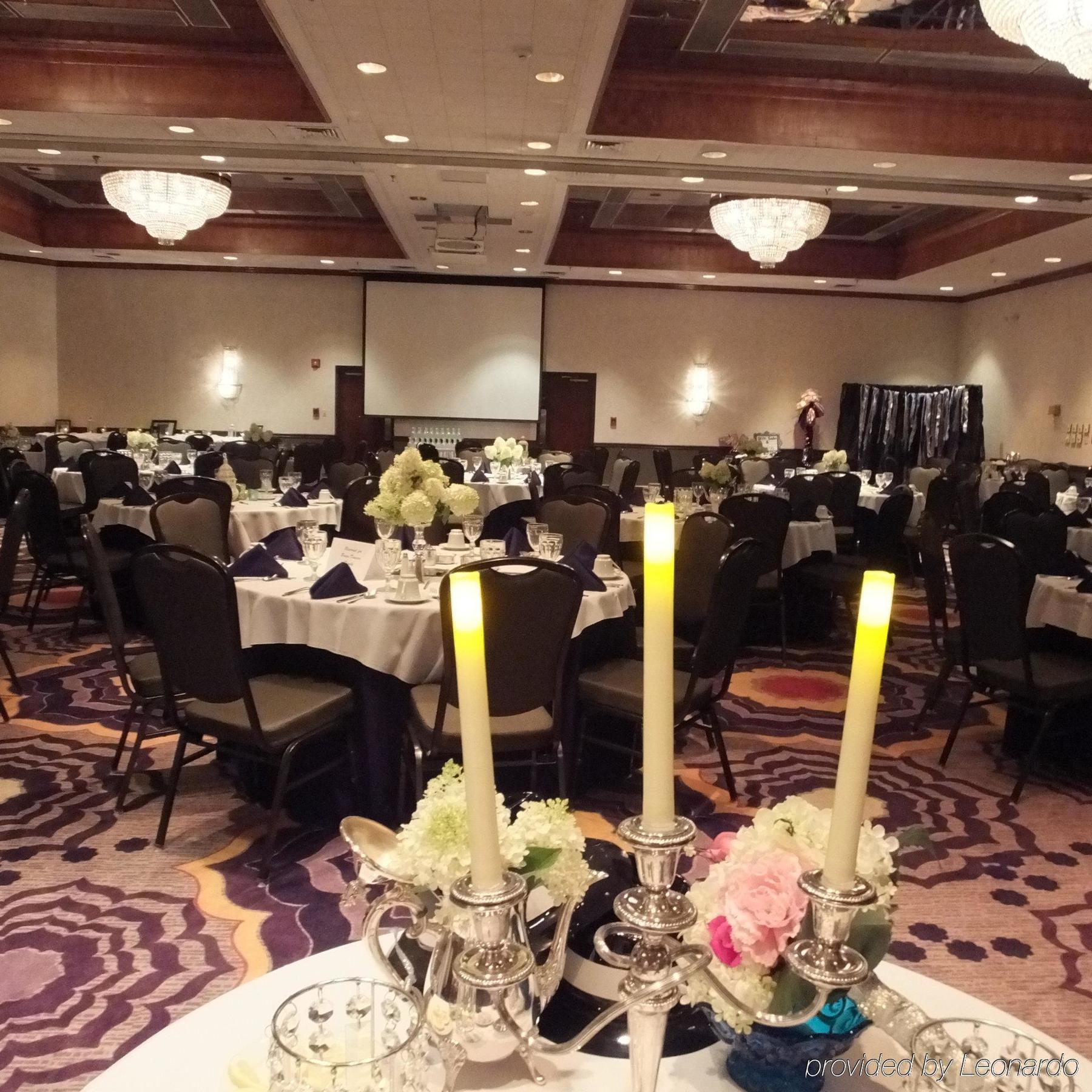 Crowne Plaza Hotel Hickory By Ihg Exterior photo