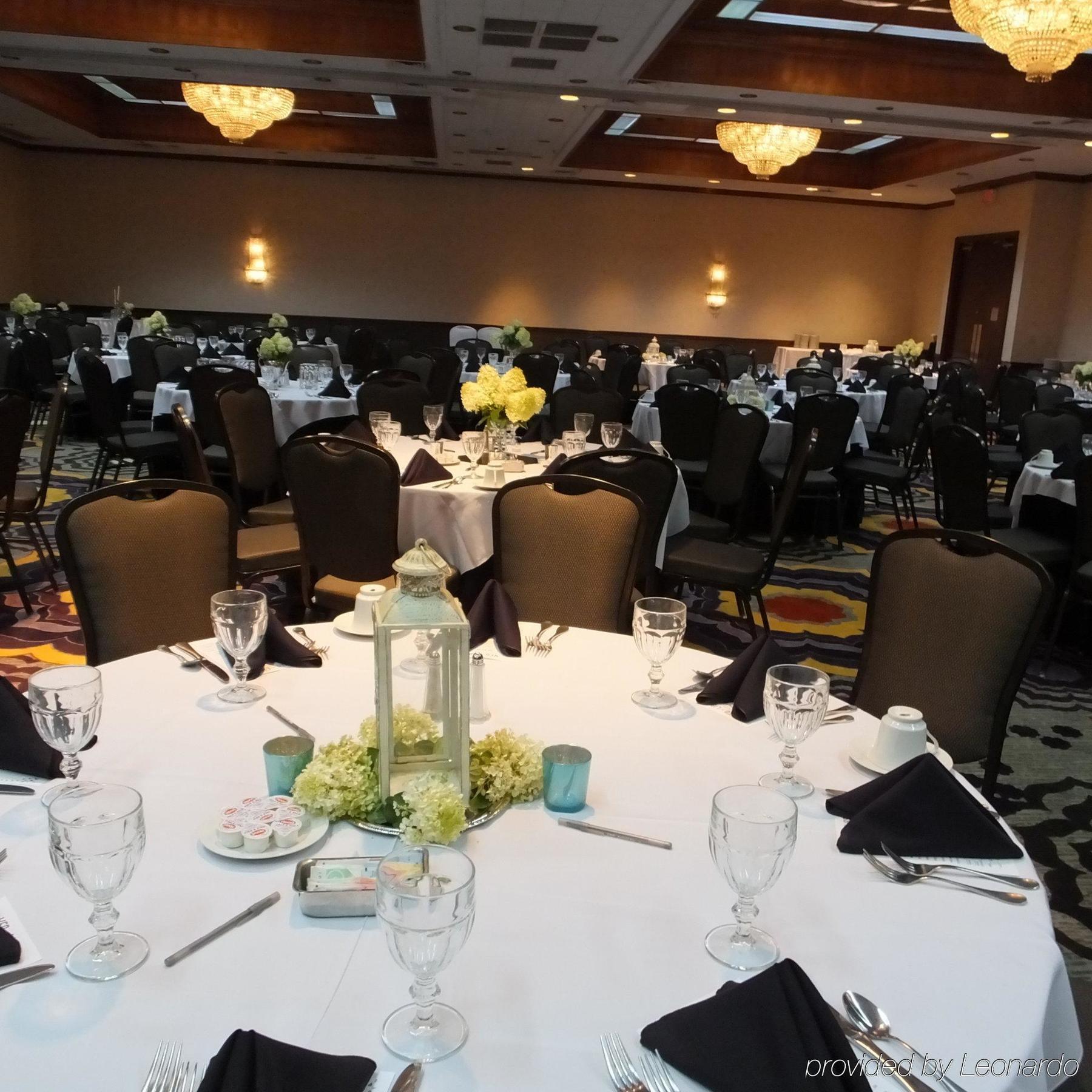 Crowne Plaza Hotel Hickory By Ihg Exterior photo