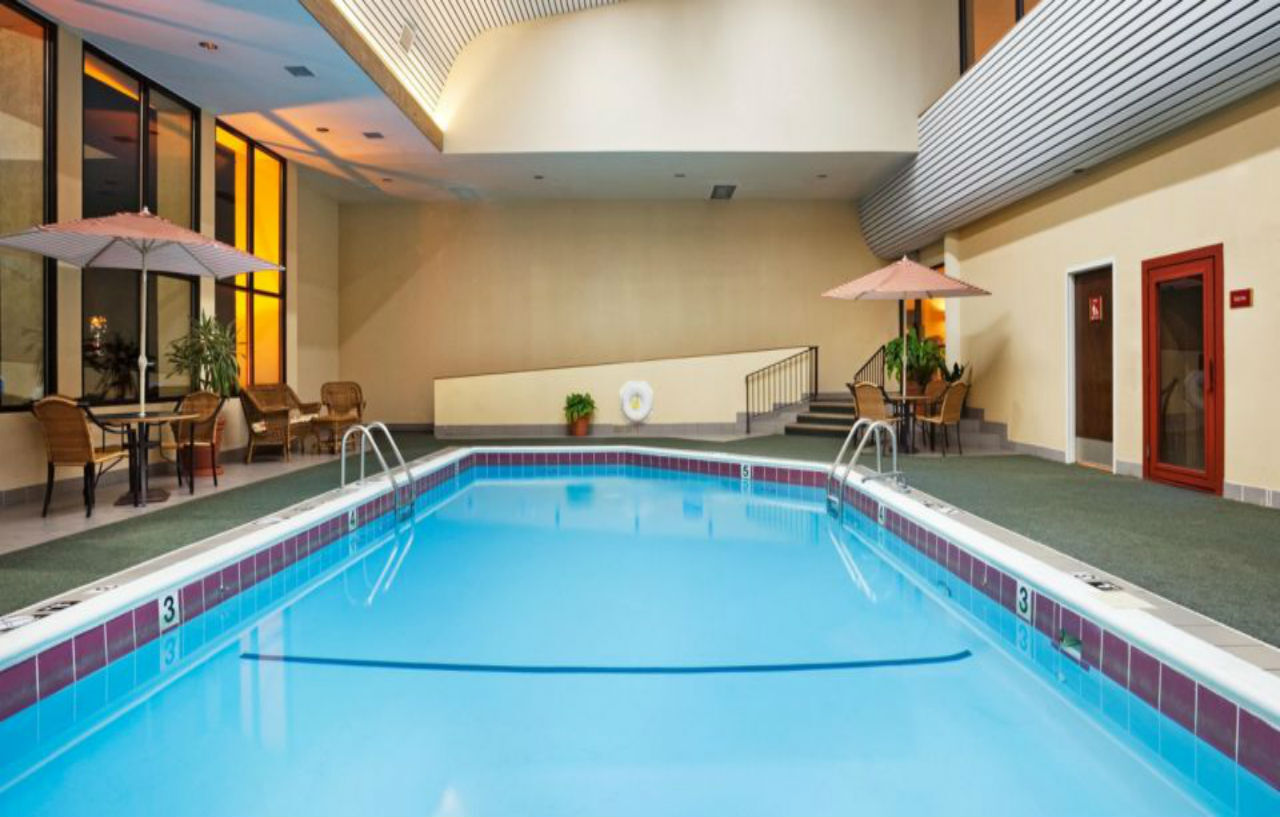 Crowne Plaza Hotel Hickory By Ihg Exterior photo